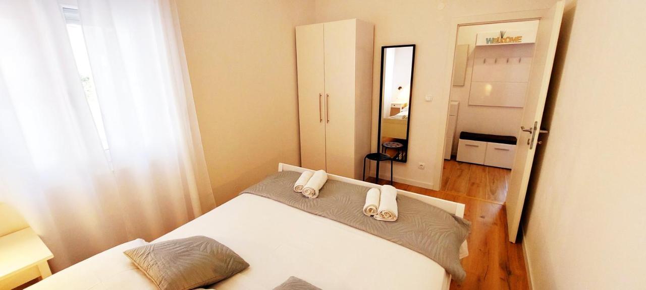 Apartmani Cvita Omis Luaran gambar