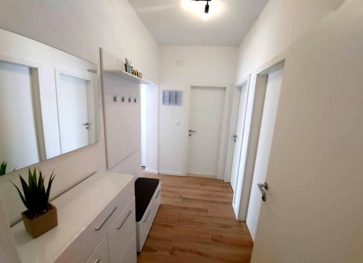 Apartmani Cvita Omis Luaran gambar